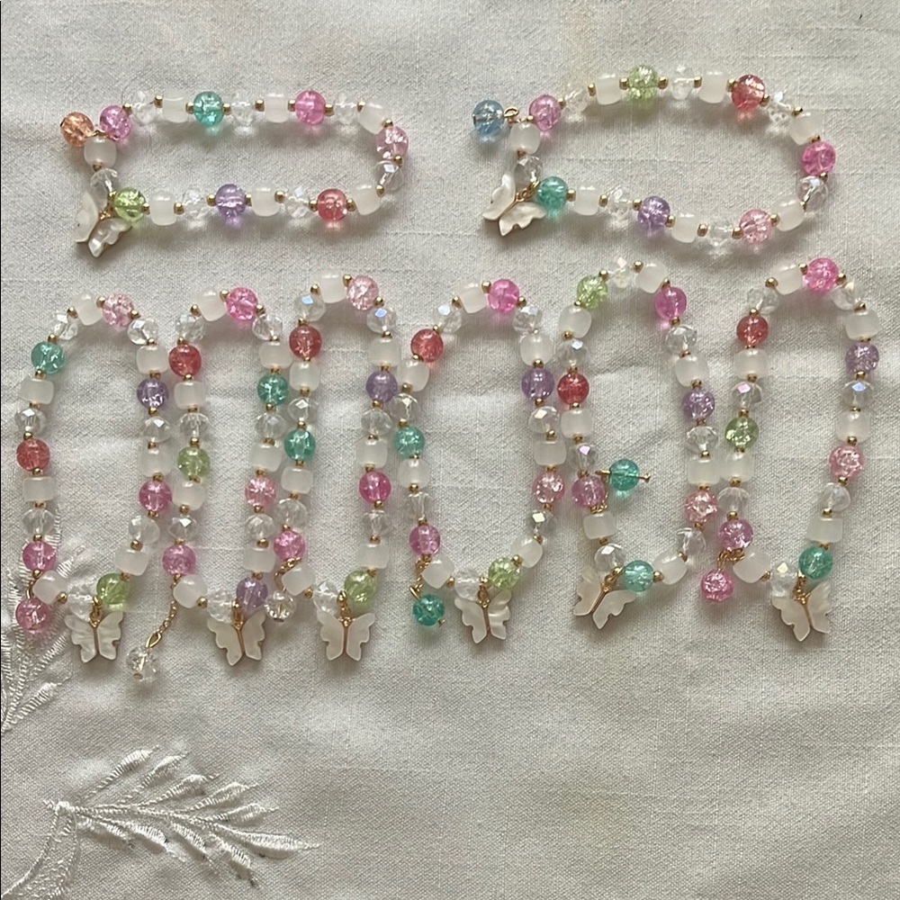 Set of 8 Stretch Bracelets 
Fits Size 7 wrist nicely